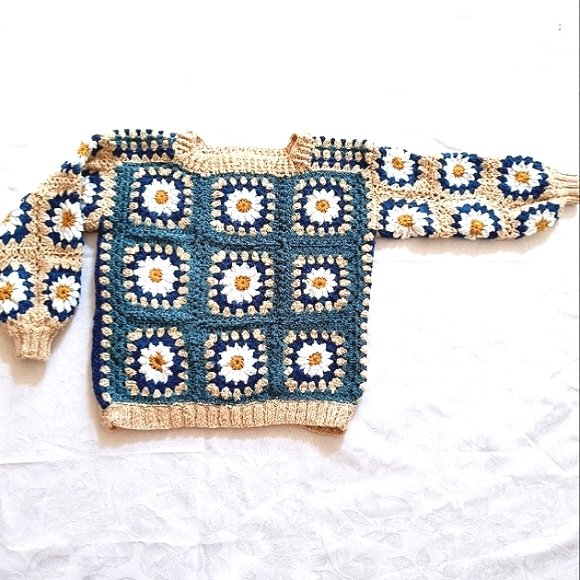 NEW Crochet Granny Squares Daisies Chunky Handknitted Sweater Size M Blue Cream - Picture 9 of 14